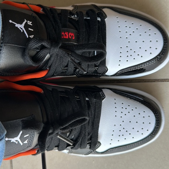 NIKE JORDAN SHOES - Picture 2 of 4